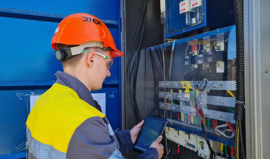 ponad-300-ukrajinciv-bezkoshtovno-vchat-azi-energetiki-zavdyaki-distanciynomu-kursu-energetik-1