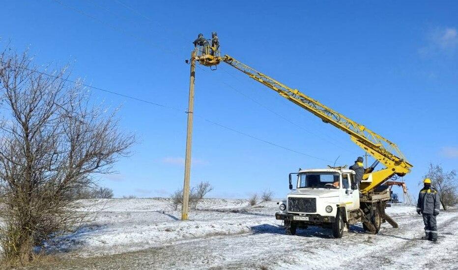 energetiki-dtek-odeski-elektromerezhi-usunuli-naslidki-negodi-ta-povernuli-svitlo-dlya-ponad-124-tisyach-rodin-1