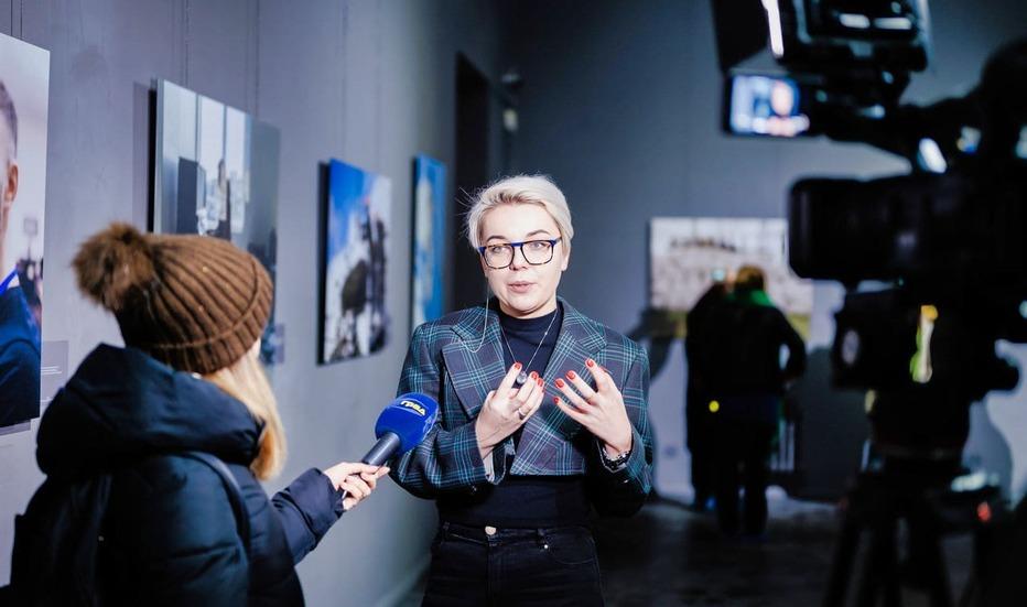 v-odesi-vidkrili-fotovistavku-smilivi-nesti-svitlo-pro-nayskladnishu-zimu-v-istoriji-nezalezhnoji-ukrajini-3