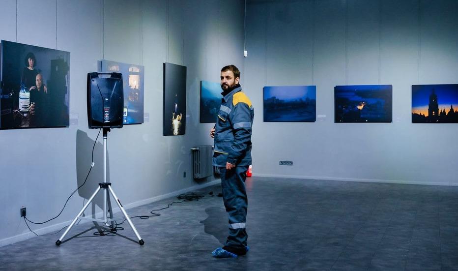 v-odesi-vidkrili-fotovistavku-smilivi-nesti-svitlo-pro-nayskladnishu-zimu-v-istoriji-nezalezhnoji-ukrajini-5