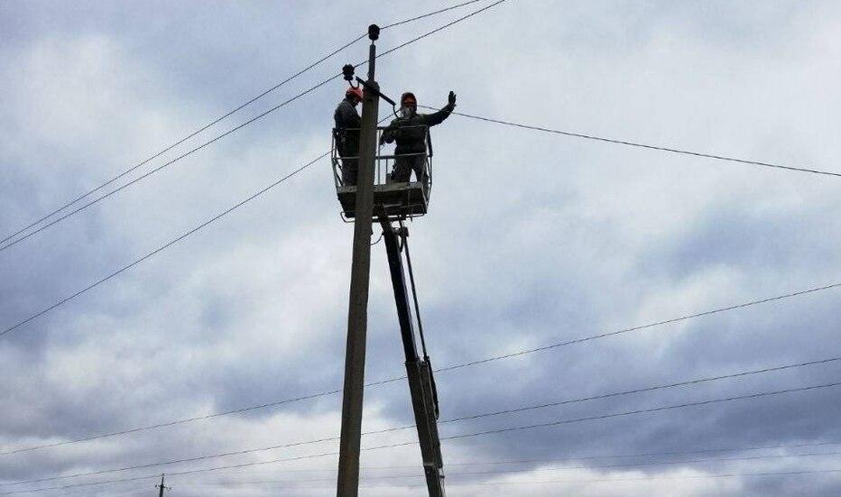 za-minulu-dobu-energetiki-dtek-odeski-elektromerezhi-vidnovili-svitlo-dlya-8-tisyach-kliyentiv-pislya-negodi-1