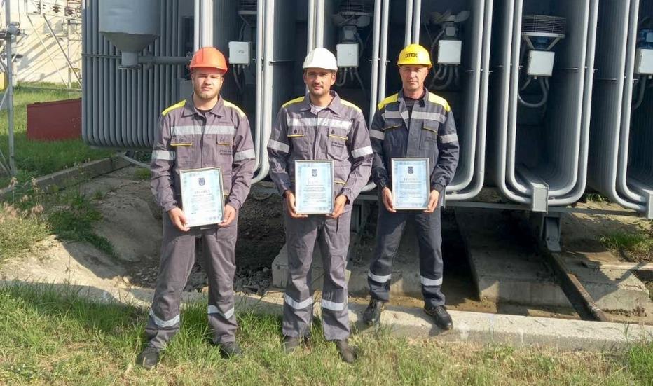 energetiki-dtek-odeski-elektromerezhi-nagorodzheni-podyakami-ministerstva-energetiki-ukrajini-za-vidnovlennya-svitla-v-hersoni-3