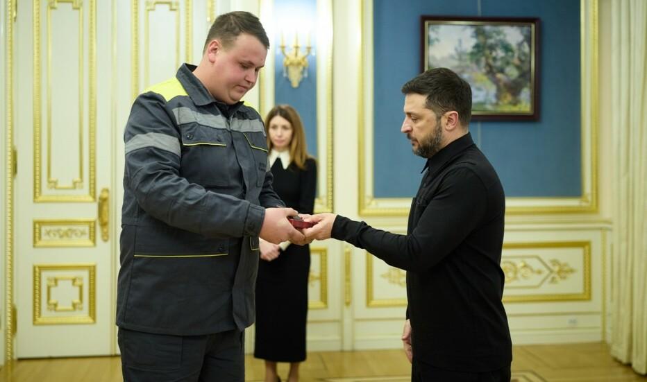 troye-energetikiv-dtek-odeski-elektromerezhi-vidznacheni-derzhavnimi-nagorodami-1