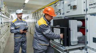 dlya-pidvishchennya-nadiynosti-elektropostachannya-energetiki-vikonayut-avariyni-remontni-roboti-v-kijivskomu-rayoni-odesi