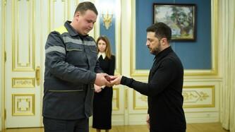 troye-energetikiv-dtek-odeski-elektromerezhi-vidznacheni-derzhavnimi-nagorodami