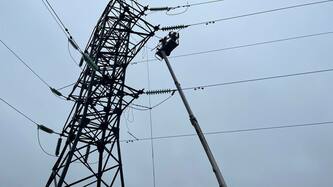 shtormove-poperedzhennya-brigadi-dtek-odeski-elektromerezhi-perevedeni-u-rezhim-pidvishchenoji-gotovnosti-likvidovuvati-avariji